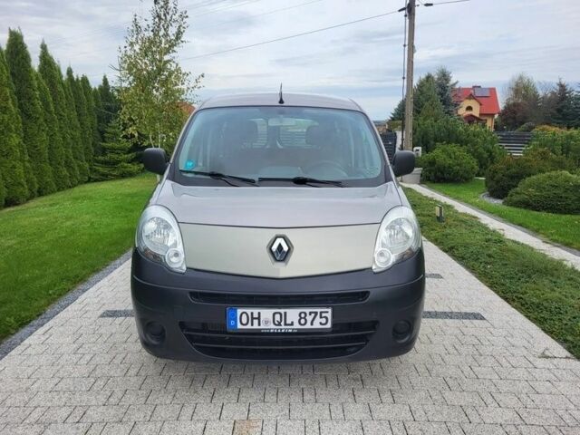 Зеленый Рено Кенгу, объемом двигателя 1.5 л и пробегом 140 тыс. км за 7000 $, фото 1 на Automoto.ua