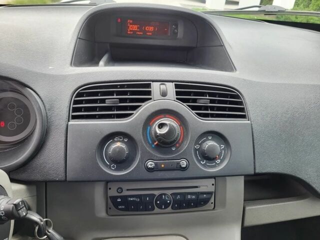 Зеленый Рено Кенгу, объемом двигателя 1.5 л и пробегом 140 тыс. км за 7000 $, фото 15 на Automoto.ua