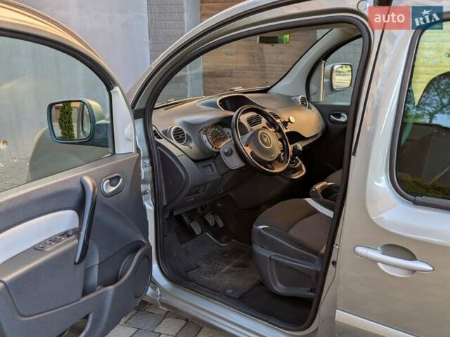 Зелений Рено Кєнгу, об'ємом двигуна 1.5 л та пробігом 319 тис. км за 7899 $, фото 27 на Automoto.ua