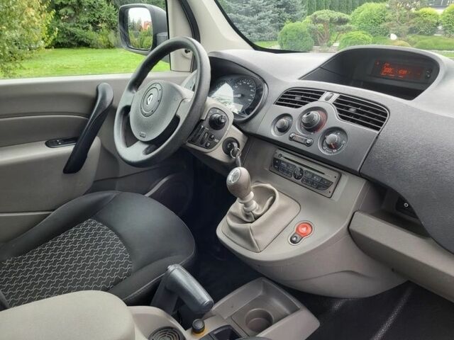 Зеленый Рено Кенгу, объемом двигателя 1.5 л и пробегом 140 тыс. км за 7000 $, фото 13 на Automoto.ua