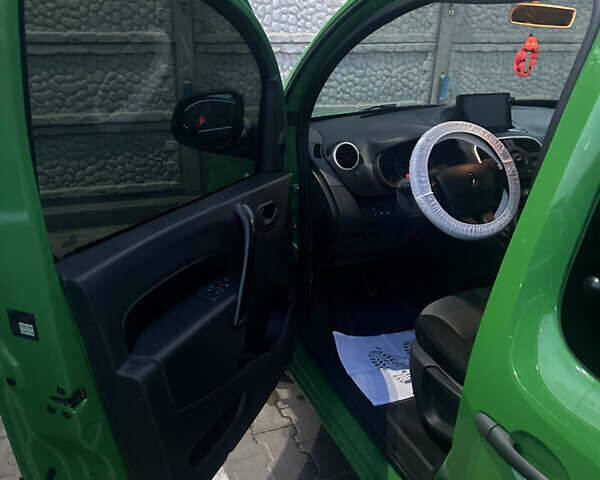 Зелений Рено Кєнгу, об'ємом двигуна 1.5 л та пробігом 195 тис. км за 13200 $, фото 2 на Automoto.ua