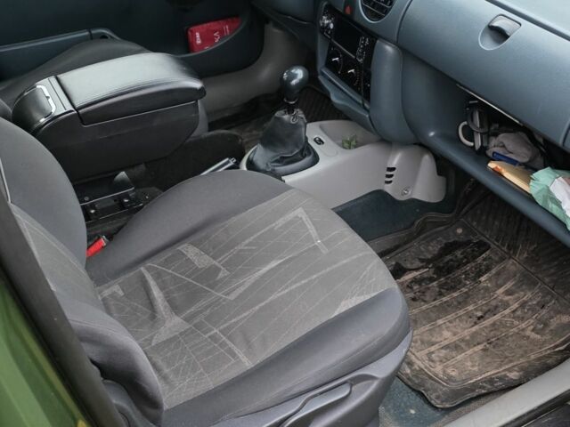 Зеленый Рено Кенгу, объемом двигателя 1.4 л и пробегом 284 тыс. км за 1650 $, фото 5 на Automoto.ua