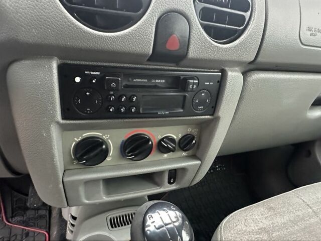 Зеленый Рено Кенгу, объемом двигателя 1.4 л и пробегом 240 тыс. км за 3000 $, фото 10 на Automoto.ua