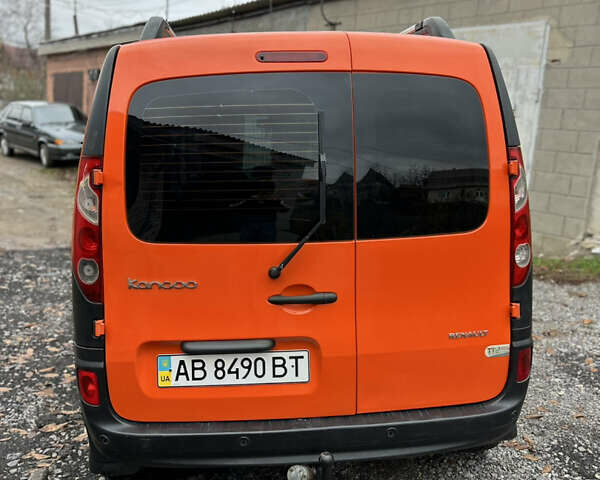 Оранжевый Рено Кенгу, объемом двигателя 1.46 л и пробегом 184 тыс. км за 4650 $, фото 4 на Automoto.ua
