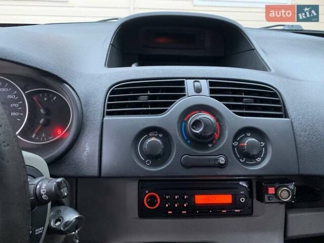 Оранжевый Рено Кенгу, объемом двигателя 1.46 л и пробегом 210 тыс. км за 5200 $, фото 7 на Automoto.ua