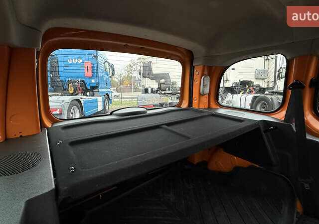 Помаранчевий Рено Кєнгу, об'ємом двигуна 1.46 л та пробігом 296 тис. км за 6999 $, фото 8 на Automoto.ua