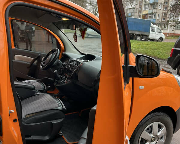 Оранжевый Рено Кенгу, объемом двигателя 1.5 л и пробегом 230 тыс. км за 11000 $, фото 17 на Automoto.ua