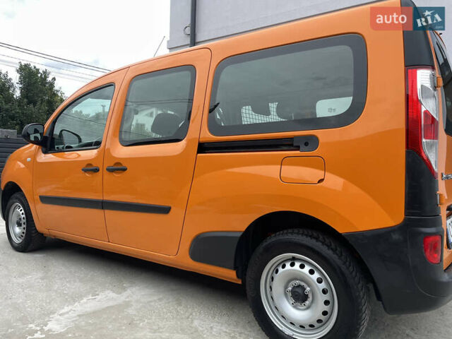 Оранжевый Рено Кенгу, объемом двигателя 1.5 л и пробегом 300 тыс. км за 10800 $, фото 18 на Automoto.ua