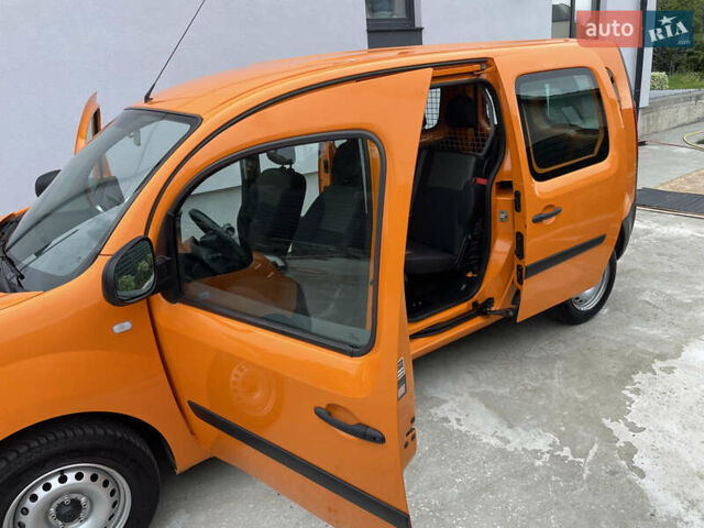 Оранжевый Рено Кенгу, объемом двигателя 1.5 л и пробегом 300 тыс. км за 10800 $, фото 26 на Automoto.ua
