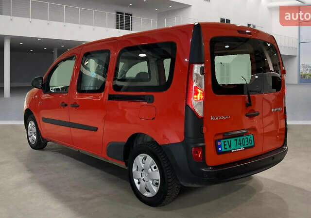 Оранжевый Рено Кенгу, объемом двигателя 0 л и пробегом 30 тыс. км за 10700 $, фото 3 на Automoto.ua