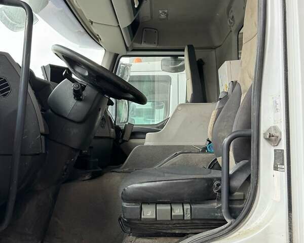 Білий Рено Керакс, об'ємом двигуна 11 л та пробігом 200 тис. км за 73500 $, фото 8 на Automoto.ua