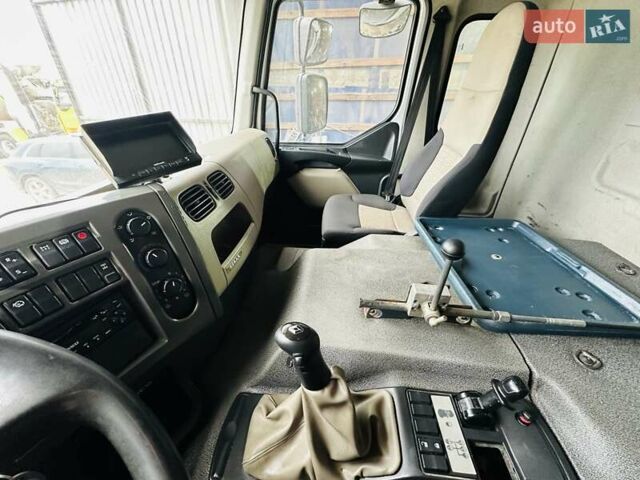 Белый Рено Керакс, объемом двигателя 11 л и пробегом 321 тыс. км за 59500 $, фото 29 на Automoto.ua