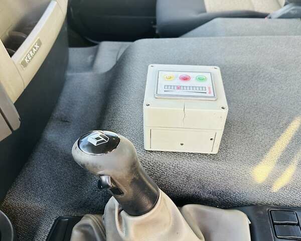 Белый Рено Керакс, объемом двигателя 0 л и пробегом 291 тыс. км за 58900 $, фото 32 на Automoto.ua