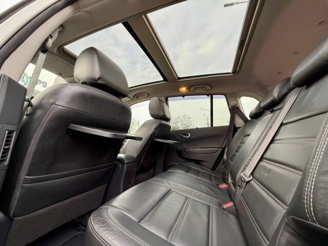 Білий Рено Колеос, об'ємом двигуна 2.5 л та пробігом 200 тис. км за 10000 $, фото 4 на Automoto.ua