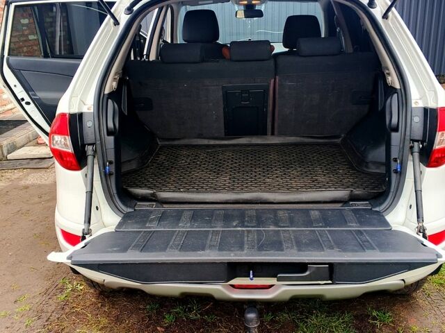 Белый Рено Колеос, объемом двигателя 2 л и пробегом 310 тыс. км за 7300 $, фото 11 на Automoto.ua