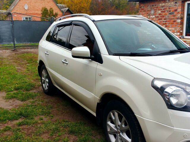 Белый Рено Колеос, объемом двигателя 2 л и пробегом 310 тыс. км за 7300 $, фото 2 на Automoto.ua