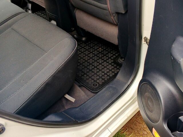 Белый Рено Колеос, объемом двигателя 2 л и пробегом 310 тыс. км за 7300 $, фото 12 на Automoto.ua