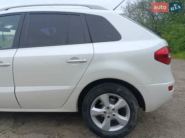 Белый Рено Колеос, объемом двигателя 2 л и пробегом 287 тыс. км за 9500 $, фото 5 на Automoto.ua