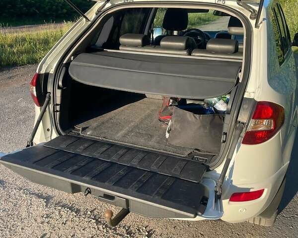 Білий Рено Колеос, об'ємом двигуна 2 л та пробігом 280 тис. км за 8600 $, фото 4 на Automoto.ua