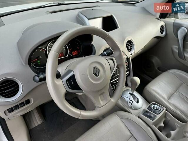 Белый Рено Колеос, объемом двигателя 2 л и пробегом 225 тыс. км за 9800 $, фото 29 на Automoto.ua