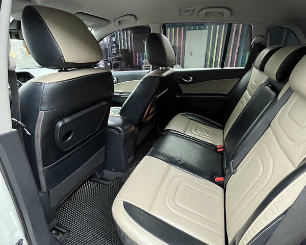 Білий Рено Колеос, об'ємом двигуна 2 л та пробігом 253 тис. км за 8700 $, фото 9 на Automoto.ua