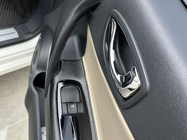 Белый Рено Колеос, объемом двигателя 2 л и пробегом 253 тыс. км за 8700 $, фото 11 на Automoto.ua