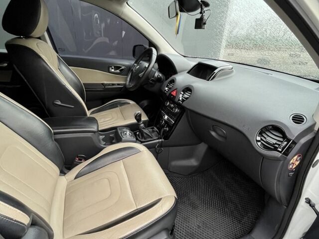 Белый Рено Колеос, объемом двигателя 2 л и пробегом 253 тыс. км за 8700 $, фото 10 на Automoto.ua