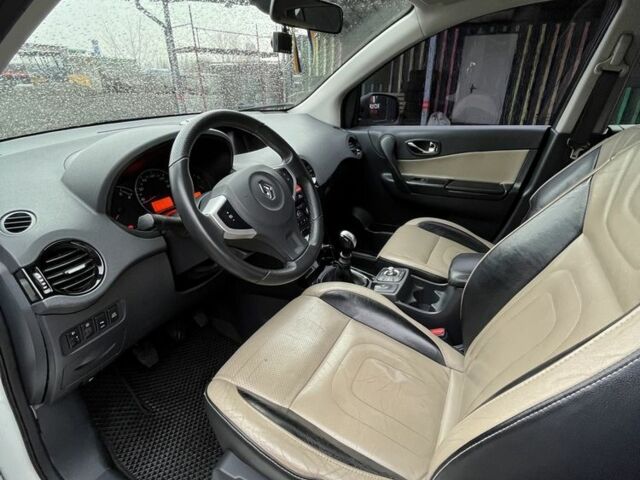 Белый Рено Колеос, объемом двигателя 2 л и пробегом 253 тыс. км за 8700 $, фото 6 на Automoto.ua