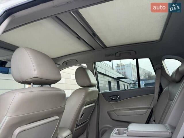 Белый Рено Колеос, объемом двигателя 2 л и пробегом 225 тыс. км за 9800 $, фото 37 на Automoto.ua