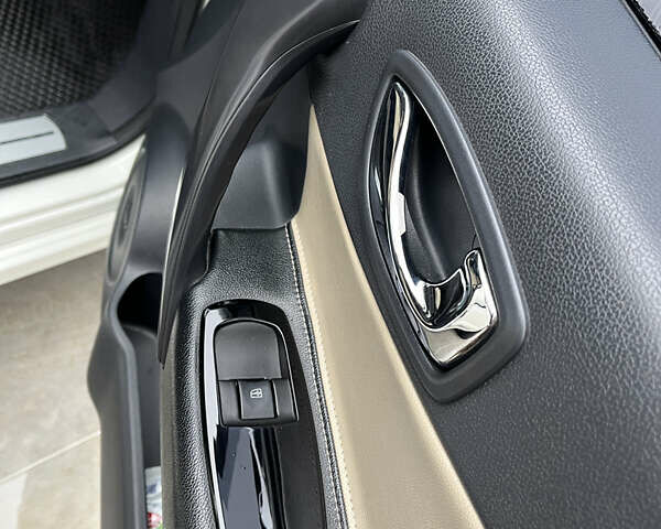 Білий Рено Колеос, об'ємом двигуна 2 л та пробігом 253 тис. км за 8700 $, фото 11 на Automoto.ua