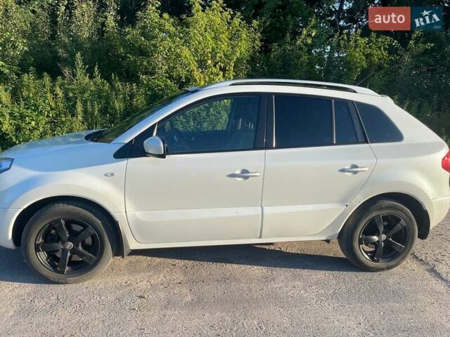 Білий Рено Колеос, об'ємом двигуна 2 л та пробігом 280 тис. км за 8600 $, фото 1 на Automoto.ua