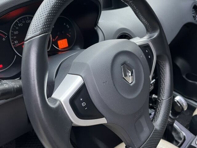 Белый Рено Колеос, объемом двигателя 2 л и пробегом 253 тыс. км за 8700 $, фото 16 на Automoto.ua