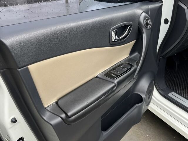 Белый Рено Колеос, объемом двигателя 2 л и пробегом 253 тыс. км за 8700 $, фото 7 на Automoto.ua