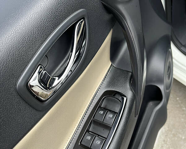 Білий Рено Колеос, об'ємом двигуна 2 л та пробігом 253 тис. км за 8700 $, фото 8 на Automoto.ua