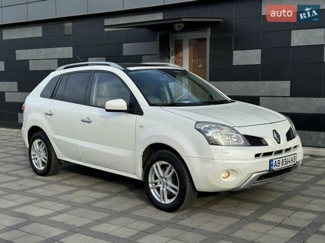 Белый Рено Колеос, объемом двигателя 2 л и пробегом 225 тыс. км за 9800 $, фото 2 на Automoto.ua