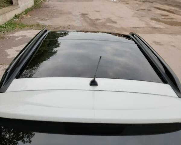 Белый Рено Колеос, объемом двигателя 2 л и пробегом 205 тыс. км за 10800 $, фото 46 на Automoto.ua