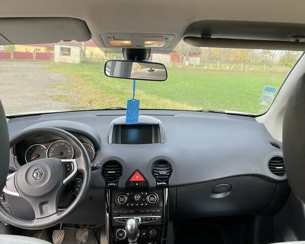 Белый Рено Колеос, объемом двигателя 2 л и пробегом 292 тыс. км за 10000 $, фото 11 на Automoto.ua