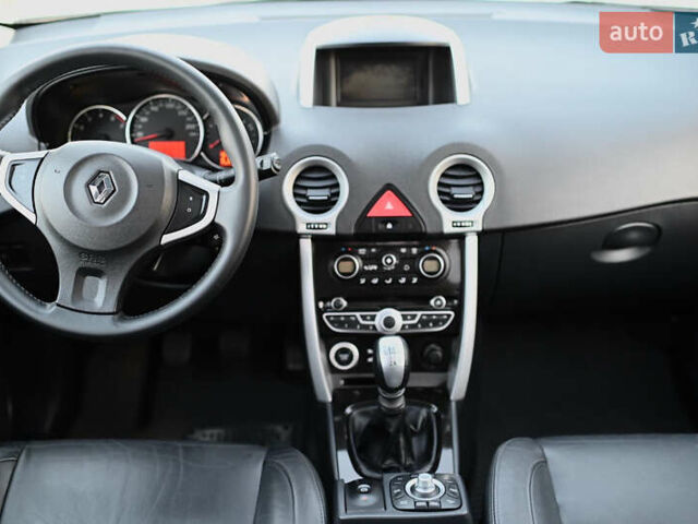 Белый Рено Колеос, объемом двигателя 2 л и пробегом 202 тыс. км за 10300 $, фото 31 на Automoto.ua