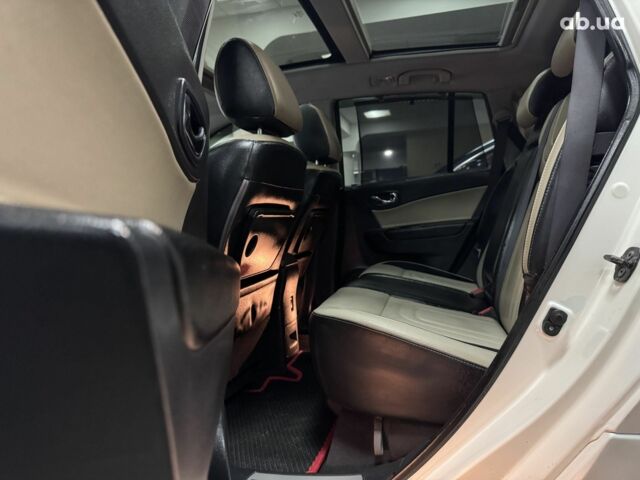 Белый Рено Колеос, объемом двигателя 0 л и пробегом 242 тыс. км за 8700 $, фото 7 на Automoto.ua