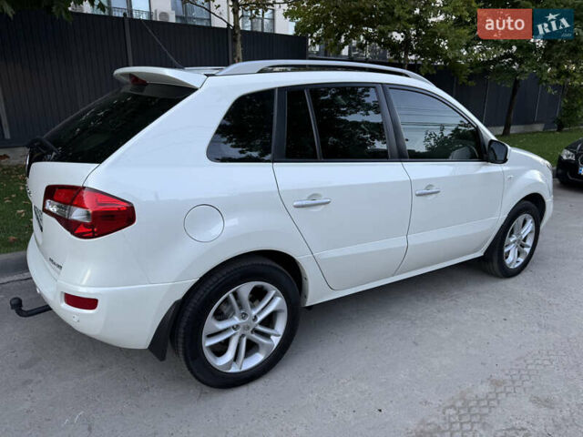 Білий Рено Колеос, об'ємом двигуна 2.5 л та пробігом 103 тис. км за 15000 $, фото 1 на Automoto.ua