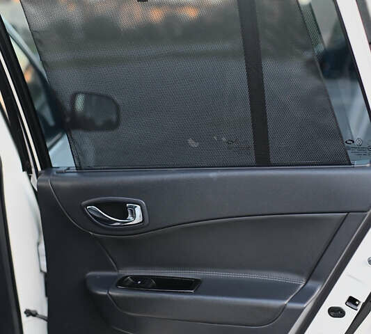 Белый Рено Колеос, объемом двигателя 2 л и пробегом 202 тыс. км за 10300 $, фото 48 на Automoto.ua