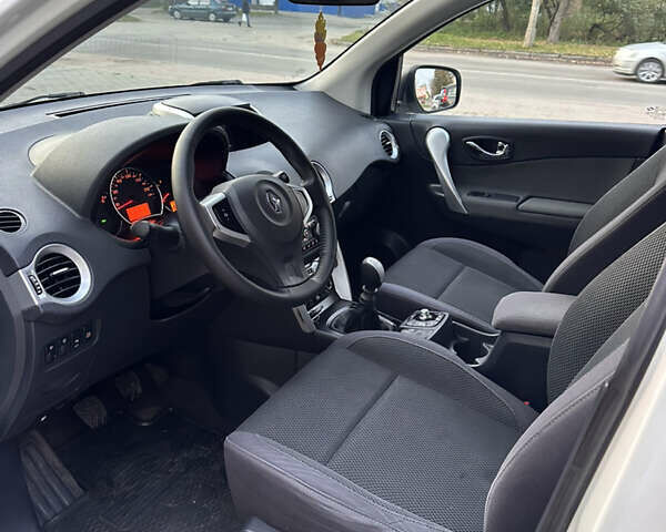 Белый Рено Колеос, объемом двигателя 2 л и пробегом 169 тыс. км за 9700 $, фото 17 на Automoto.ua