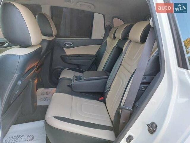 Белый Рено Колеос, объемом двигателя 2 л и пробегом 230 тыс. км за 9600 $, фото 10 на Automoto.ua