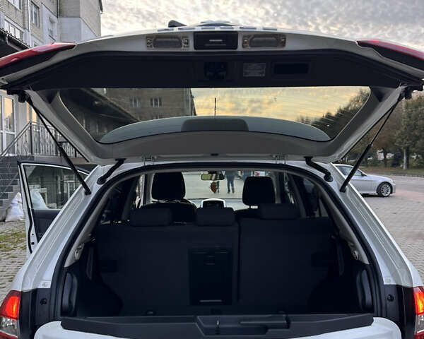 Белый Рено Колеос, объемом двигателя 2 л и пробегом 169 тыс. км за 9700 $, фото 25 на Automoto.ua