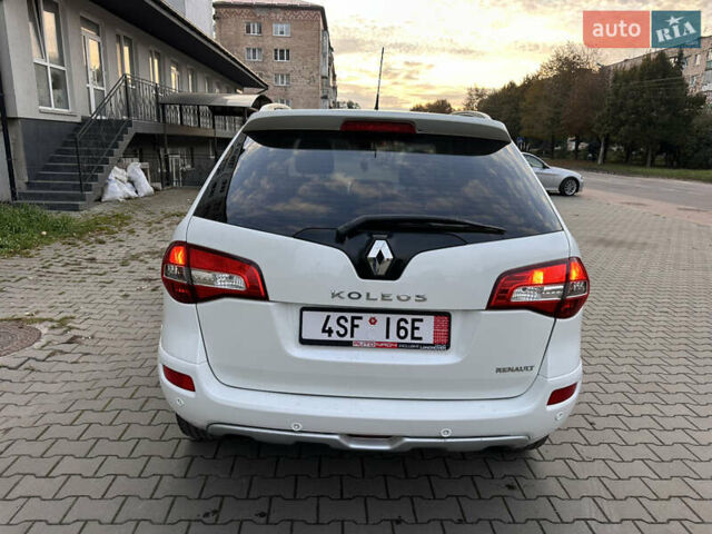 Белый Рено Колеос, объемом двигателя 2 л и пробегом 169 тыс. км за 9700 $, фото 5 на Automoto.ua