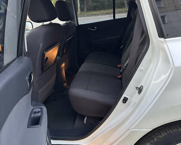 Белый Рено Колеос, объемом двигателя 2 л и пробегом 169 тыс. км за 9700 $, фото 23 на Automoto.ua