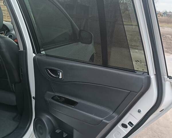 Белый Рено Колеос, объемом двигателя 2 л и пробегом 215 тыс. км за 10650 $, фото 26 на Automoto.ua