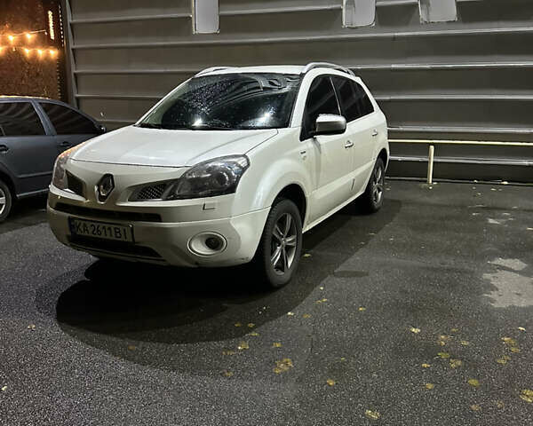 Белый Рено Колеос, объемом двигателя 2.49 л и пробегом 257 тыс. км за 10100 $, фото 5 на Automoto.ua