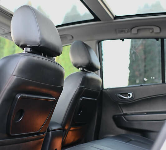 Белый Рено Колеос, объемом двигателя 2 л и пробегом 202 тыс. км за 10300 $, фото 36 на Automoto.ua