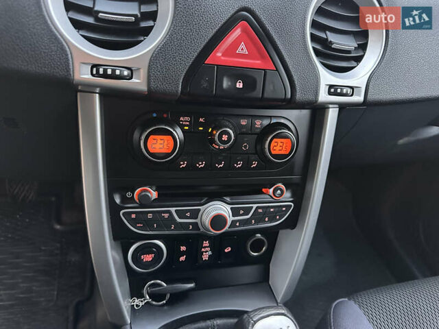 Белый Рено Колеос, объемом двигателя 2 л и пробегом 169 тыс. км за 9700 $, фото 19 на Automoto.ua